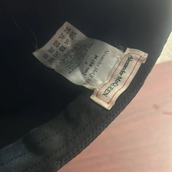 Alexander McQueen cap “watercolor”